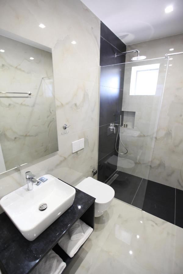 Sea Breeze Villa Sarande Ngoại thất bức ảnh