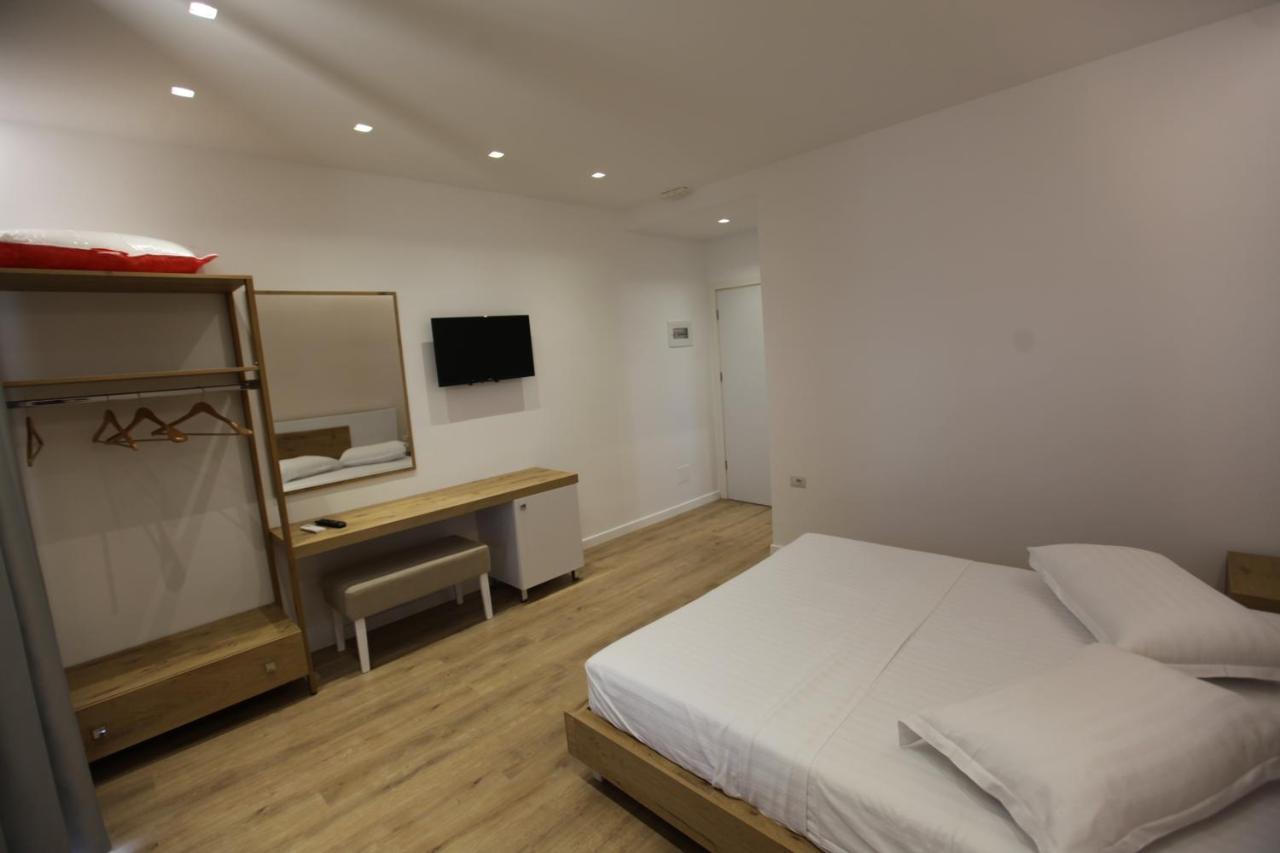 Sea Breeze Villa Sarande Ngoại thất bức ảnh