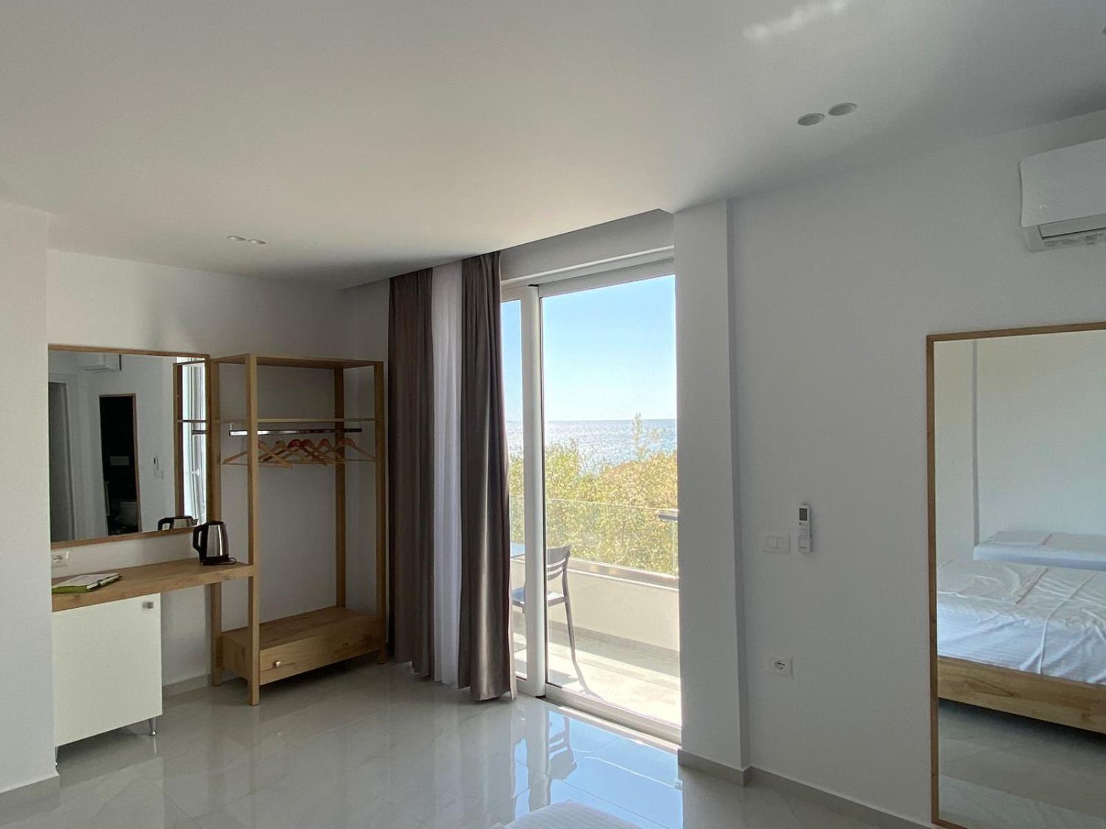 Sea Breeze Villa Sarande Phòng bức ảnh