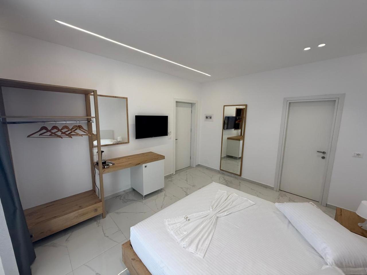 Sea Breeze Villa Sarande Ngoại thất bức ảnh