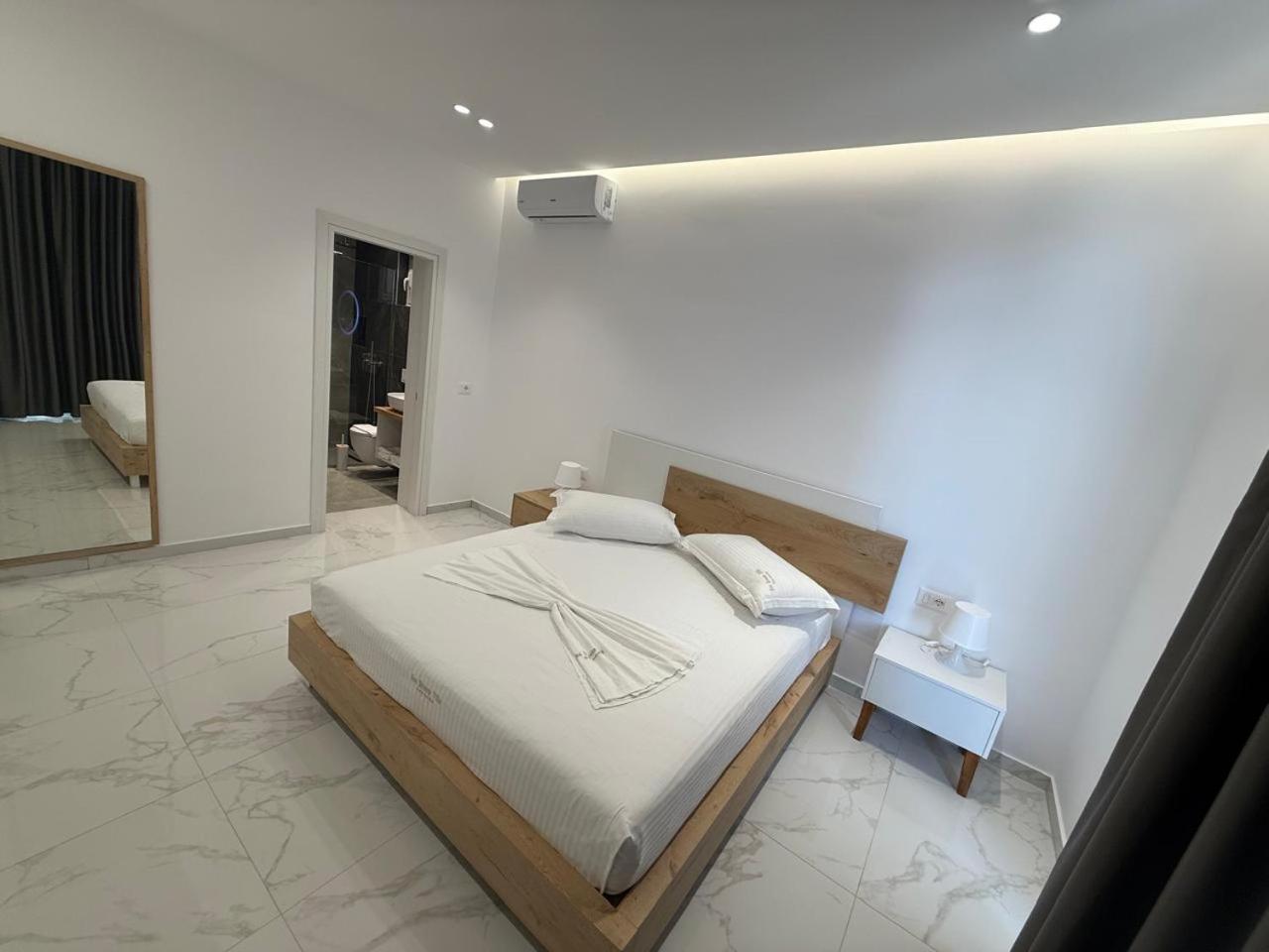 Sea Breeze Villa Sarande Ngoại thất bức ảnh